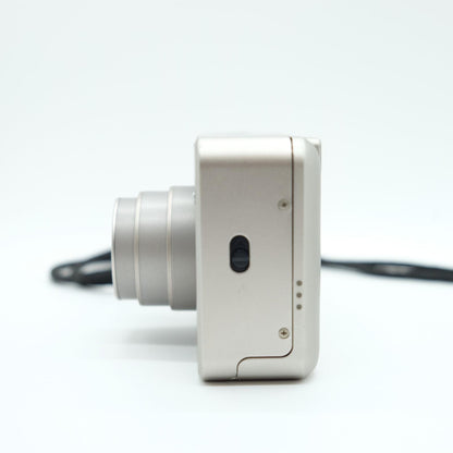 Fujifilm Cardia Mini Tiara Zoom 35mm Film Camera Japan [Near Mint] #23166