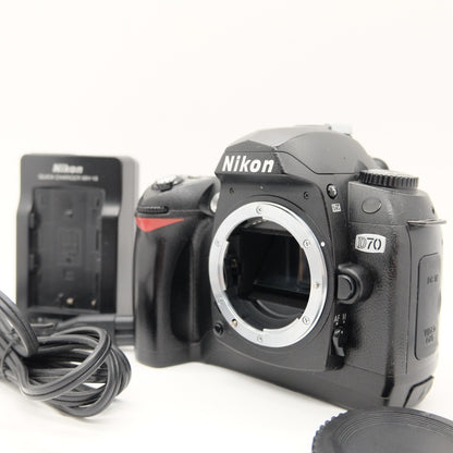[Mint] Nikon D70 Black Only Body 6.1MP Digital Camera W/ Cap Japan #1117