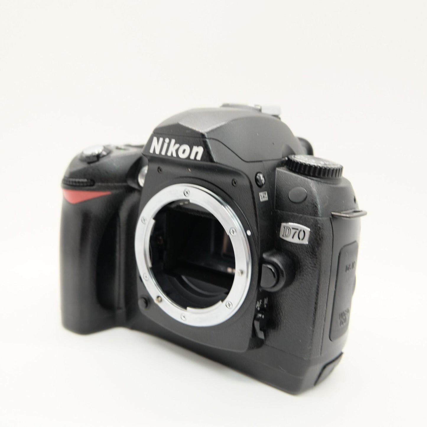 [Mint] Nikon D70 Black Only Body 6.1MP Digital Camera W/ Cap Japan #1117