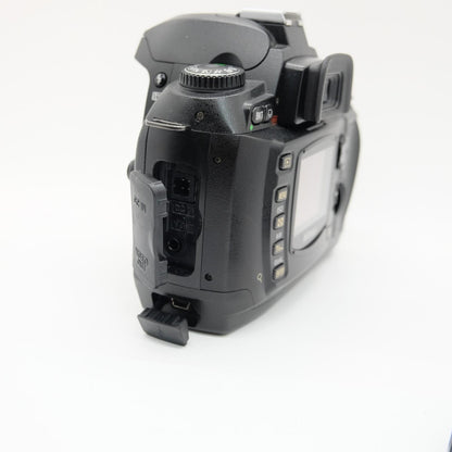 [Mint] Nikon D70 Black Only Body 6.1MP Digital Camera W/ Cap Japan #1117