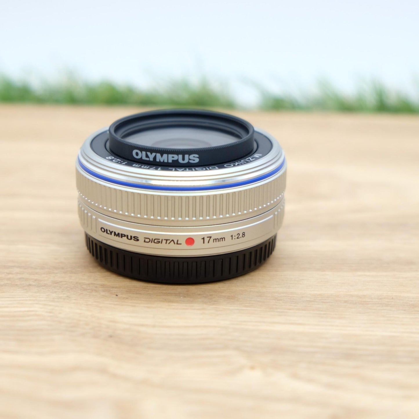 OLYMPUS Lens M.ZUIKO DIGITAL 17mm F2.8 Micro Silver W/ Hood Japan [Mint] #1005B