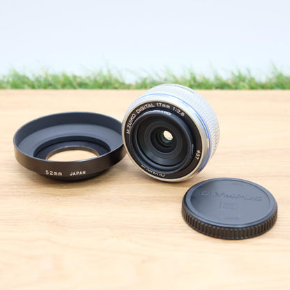 OLYMPUS Lens M.ZUIKO DIGITAL 17mm F2.8 Micro Silver W/ Hood Japan [Mint] #1005B