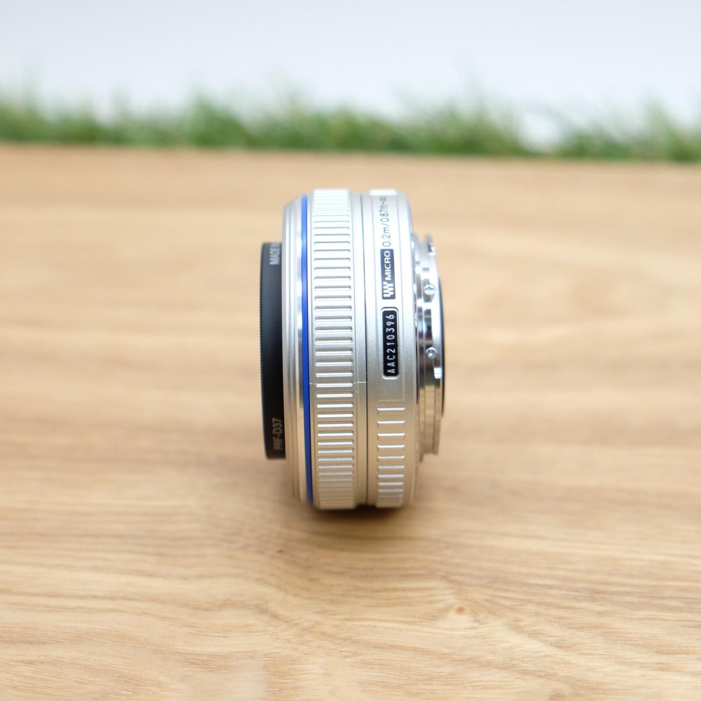 OLYMPUS Lens M.ZUIKO DIGITAL 17mm F2.8 Micro Silver W/ Hood Japan [Mint] #1005B