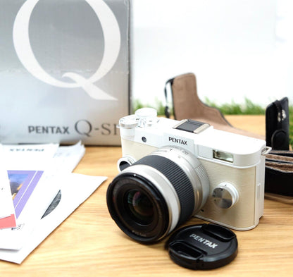 Pentax Q-S1 12.4MP White 02 Standard Zoom Lens Kit W/ Box Japan [Mint] #1230