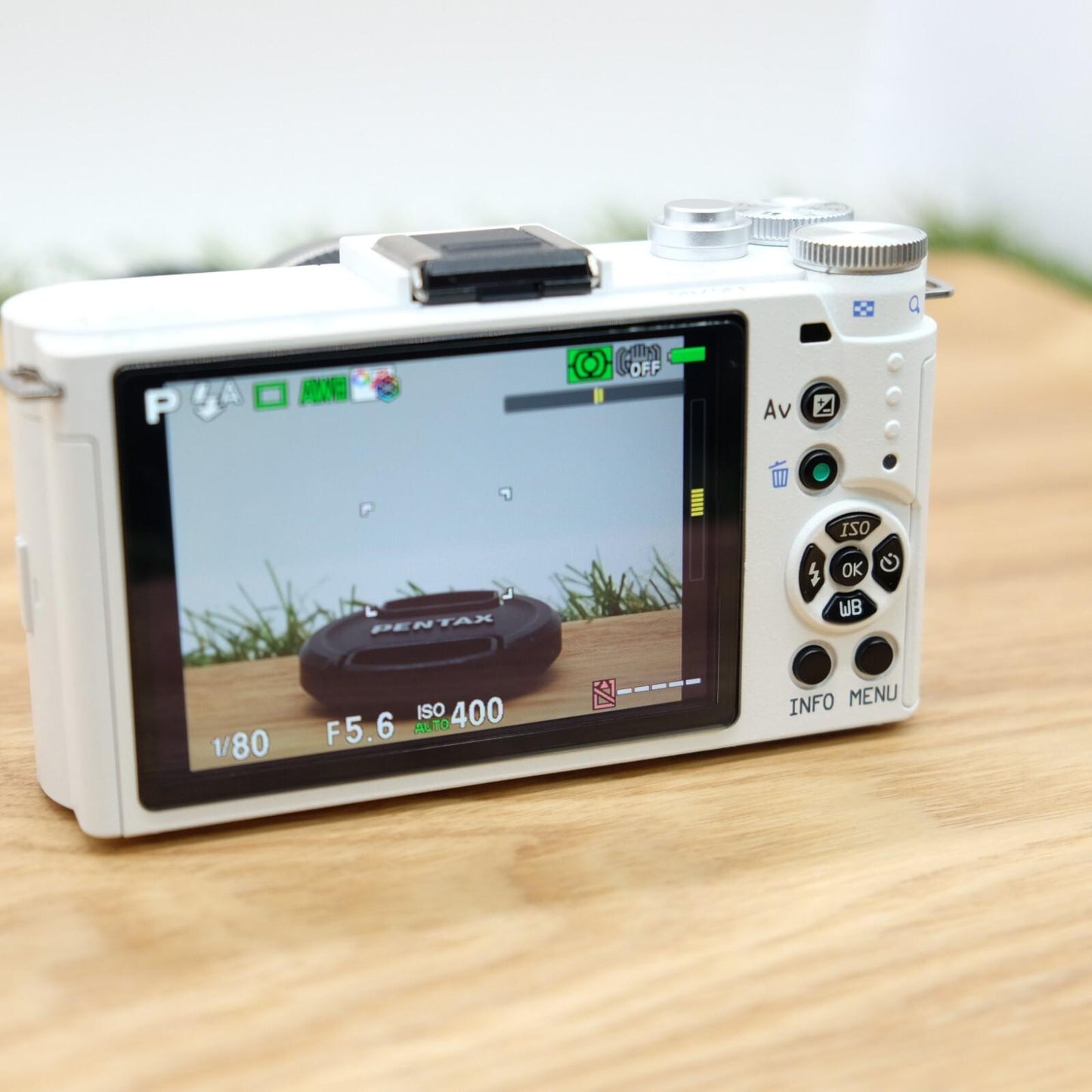 Pentax Q-S1 12.4MP White 02 Standard Zoom Lens Kit W/ Box Japan [Mint] #1230