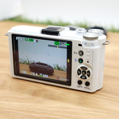 Pentax Q-S1 12.4MP White 02 Standard Zoom Lens Kit W/ Box Japan [Mint] #1230