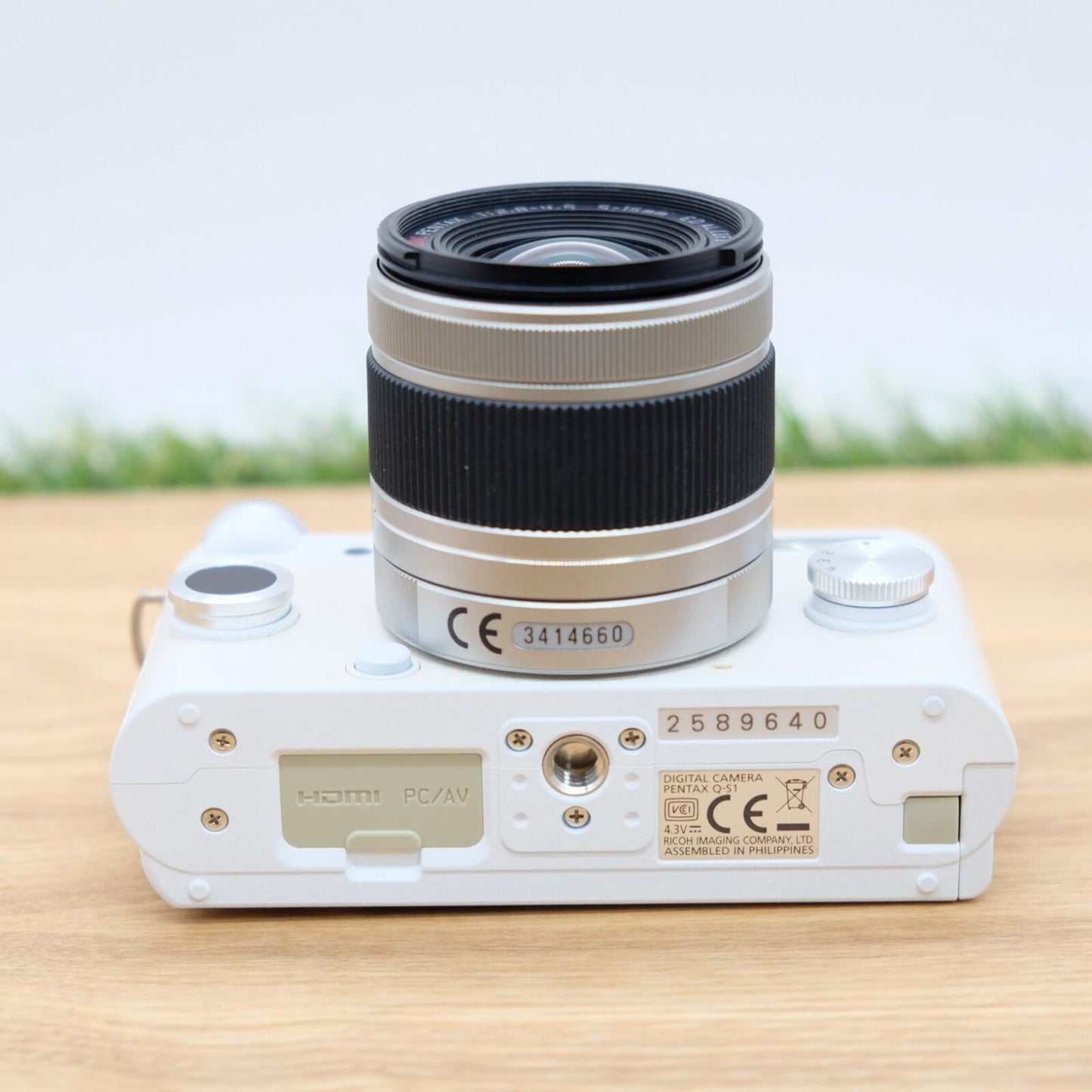 Pentax Q-S1 12.4MP White 02 Standard Zoom Lens Kit W/ Box Japan [Mint] #1230