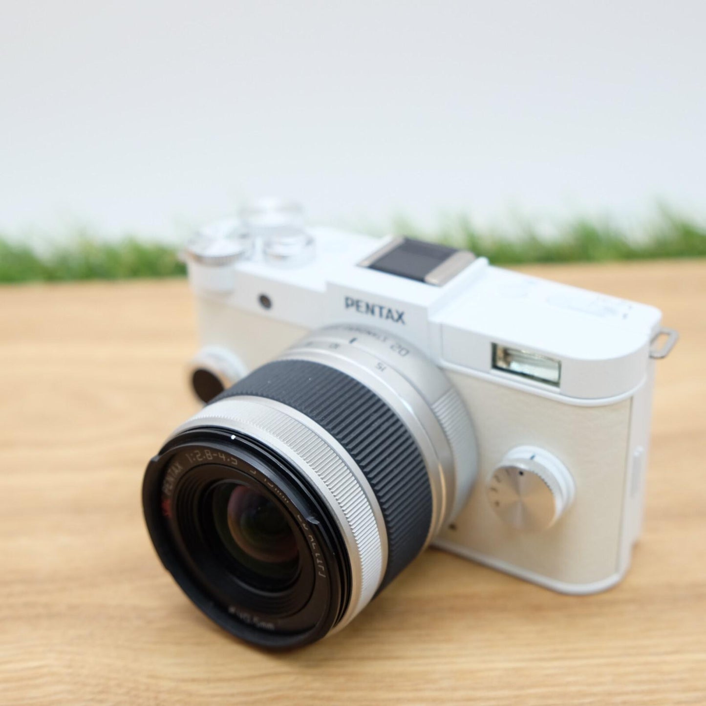 Pentax Q-S1 12.4MP White 02 Standard Zoom Lens Kit W/ Box Japan [Mint] #1230