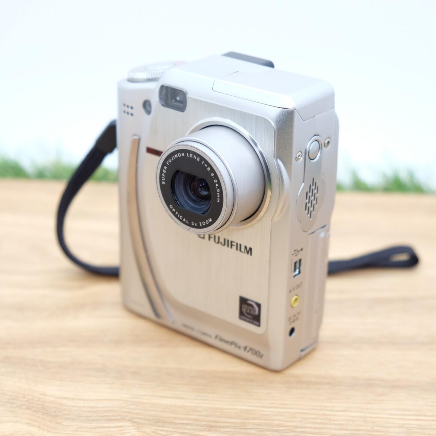 FUJIFILM Fuji FinePix 4700z 4.3MP Silver Digital Camera Japan [Near Mint] #1049B