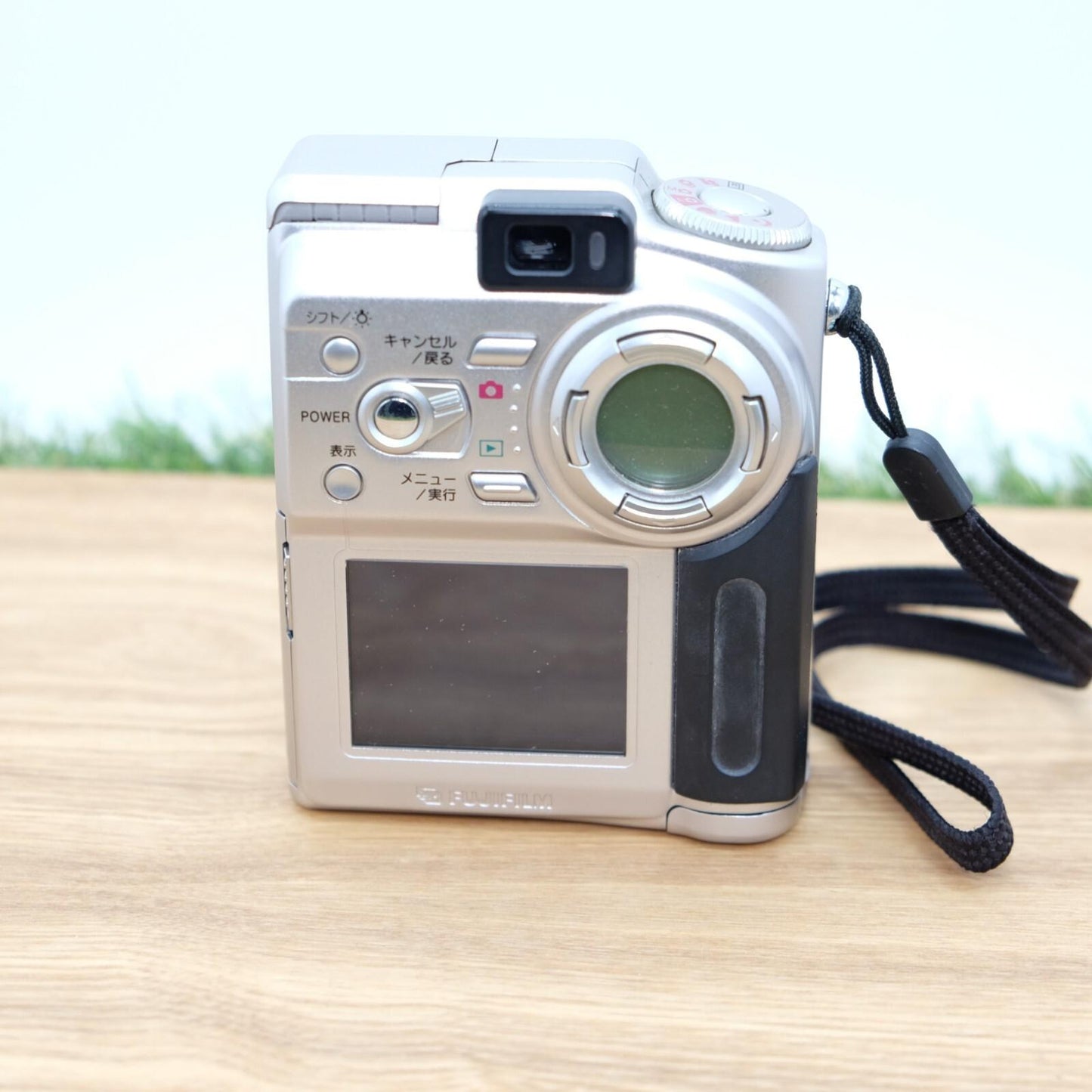 FUJIFILM Fuji FinePix 4700z 4.3MP Silver Digital Camera Japan [Near Mint] #1049B