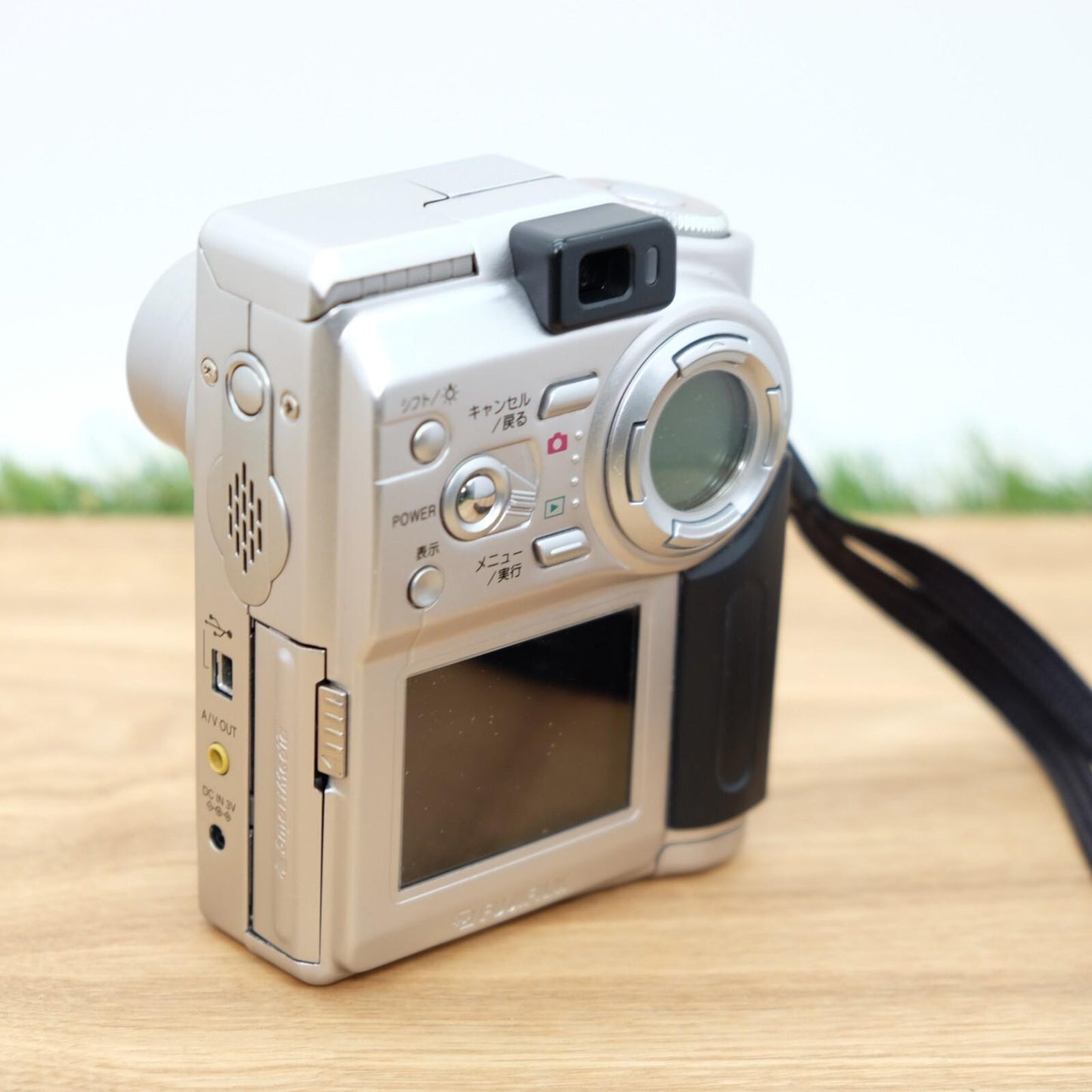 FUJIFILM Fuji FinePix 4700z 4.3MP Silver Digital Camera Japan [Near Mint] #1049B