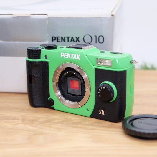 Pentax Q10 12.4MP Mirrorless Digital Camera Green Rare W/ Box Japan [Mint] #1250