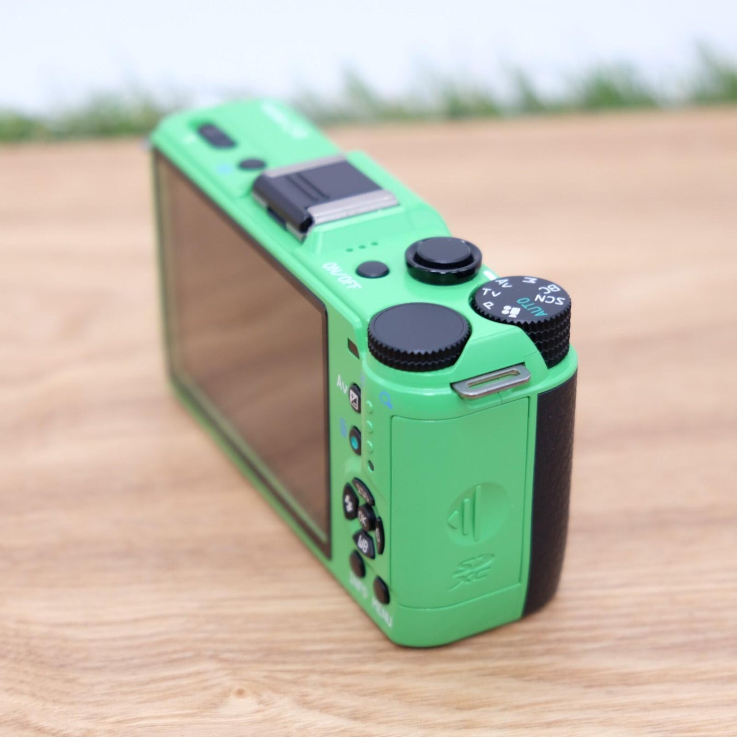 Pentax Q10 12.4MP Mirrorless Digital Camera Green Rare W/ Box Japan [Mint] #1250