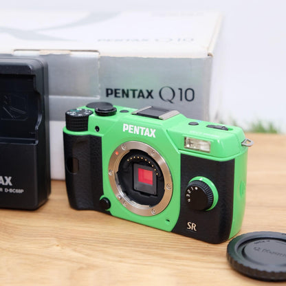 Pentax Q10 12.4MP Mirrorless Digital Camera Green Rare W/ Box Japan [Mint] #1250