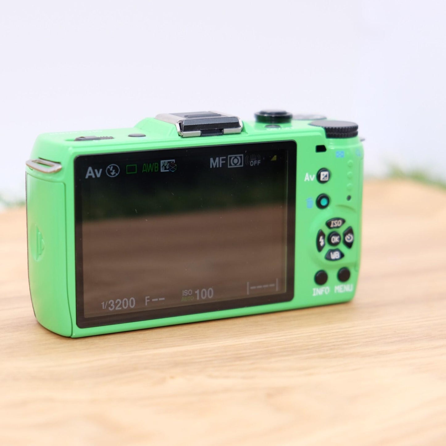 Pentax Q10 12.4MP Mirrorless Digital Camera Green Rare W/ Box Japan [Mint] #1250