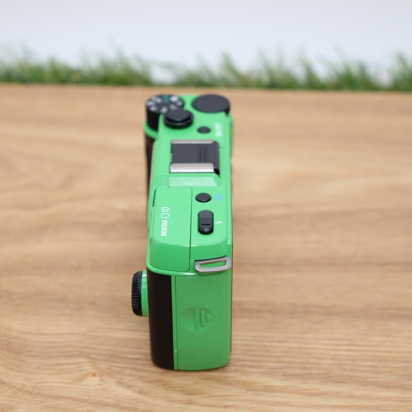 Pentax Q10 12.4MP Mirrorless Digital Camera Green Rare W/ Box Japan [Mint] #1250