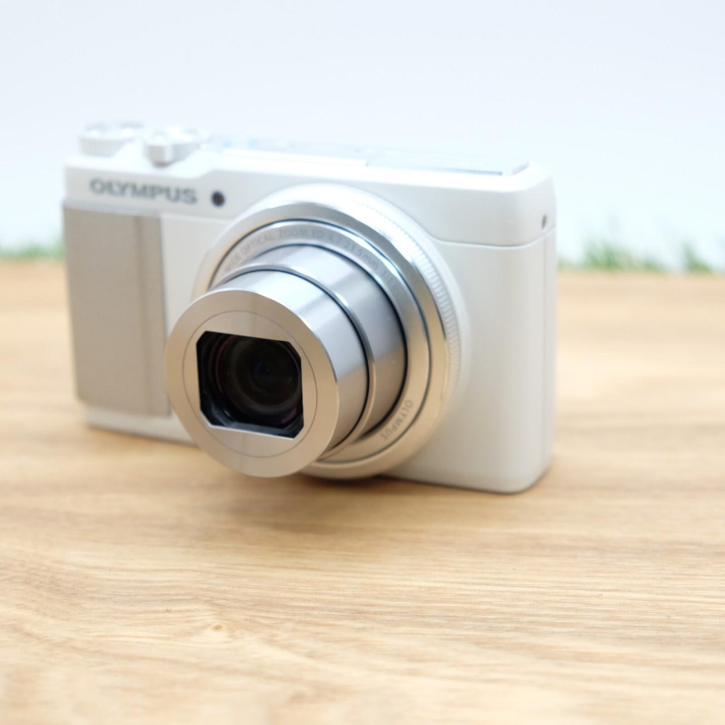 Olympus STYLUS XZ-10 12.0MP Digital Camera White Form Japan [Near Mint] #1259