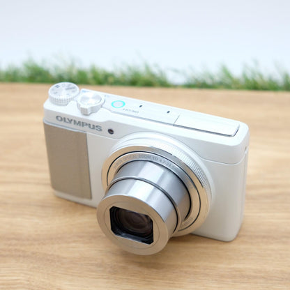 Olympus STYLUS XZ-10 12.0MP Digital Camera White Form Japan [Near Mint] #1259