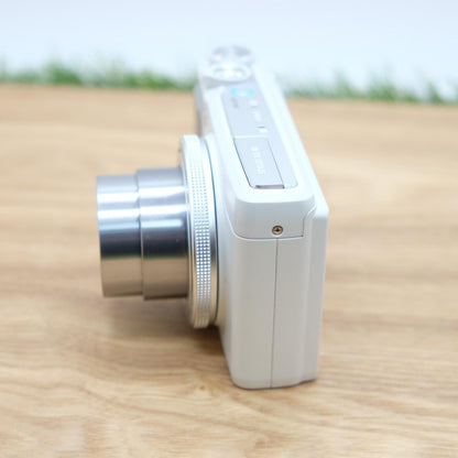 Olympus STYLUS XZ-10 12.0MP Digital Camera White Form Japan [Near Mint] #1259