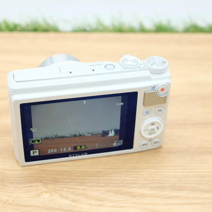 Olympus STYLUS XZ-10 12.0MP Digital Camera White Form Japan [Near Mint] #1259
