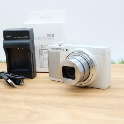 Olympus STYLUS XZ-10 12.0MP Digital Camera White Form Japan [Near Mint] #1259