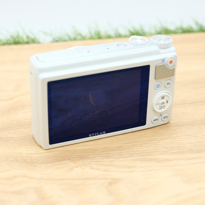 Olympus STYLUS XZ-10 12.0MP Digital Camera White Form Japan [Near Mint] #1259