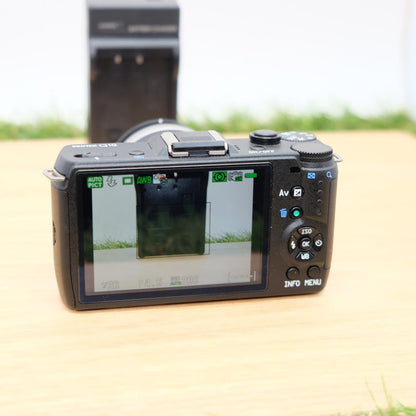 Pentax Q10 12.4MP Mirrorless Digital Camera Black & 02 Lens Japan [Mint] #1202A