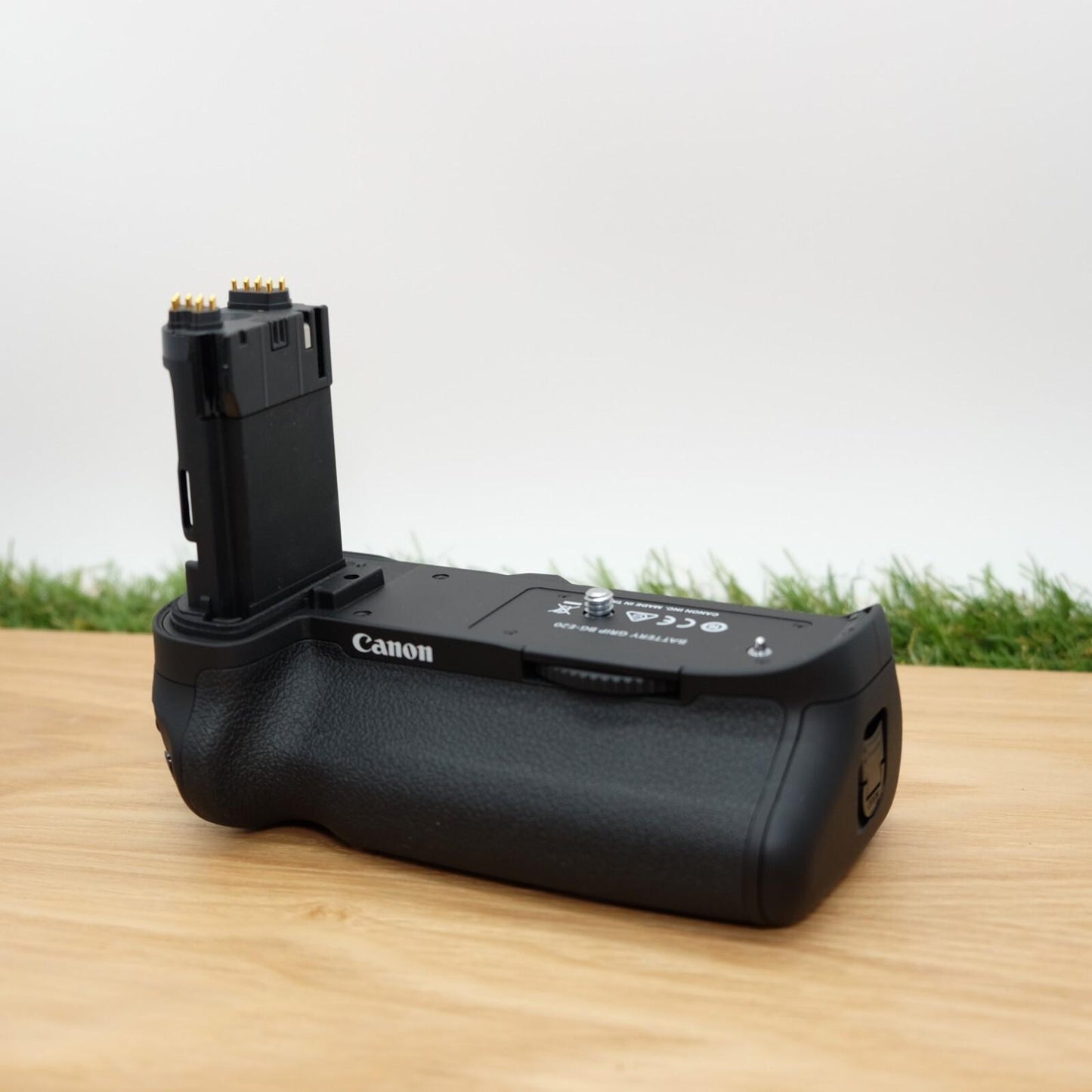 Canon BG-E20 Battery Grip For EOS 5D MarkIV Camera W/ Box Japan [Mint]  #1022F