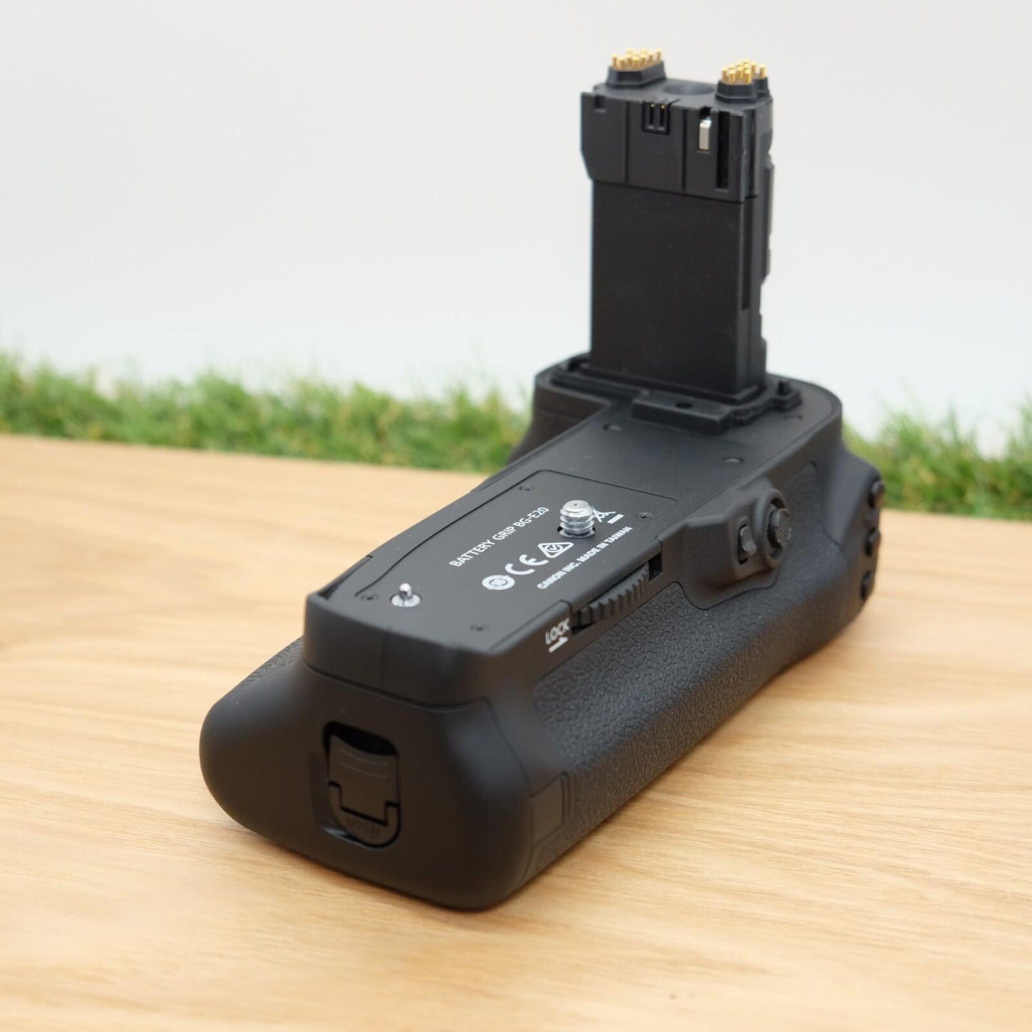 Canon BG-E20 Battery Grip For EOS 5D MarkIV Camera W/ Box Japan [Mint]  #1022F