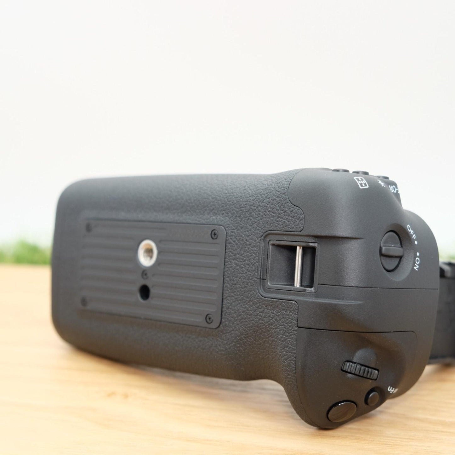 Canon BG-E20 Battery Grip For EOS 5D MarkIV Camera W/ Box Japan [Mint]  #1022F