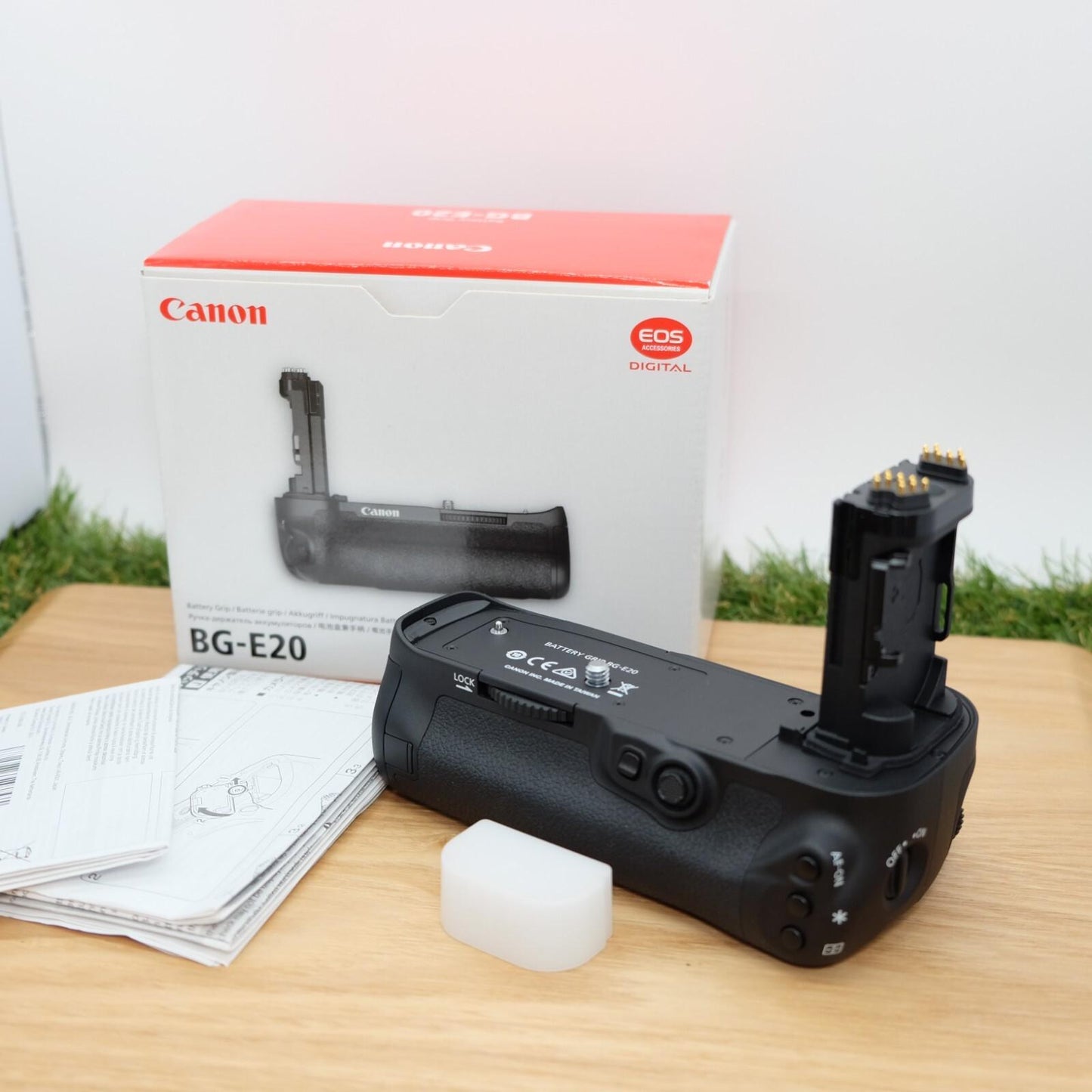 Canon BG-E20 Battery Grip For EOS 5D MarkIV Camera W/ Box Japan [Mint]  #1022F