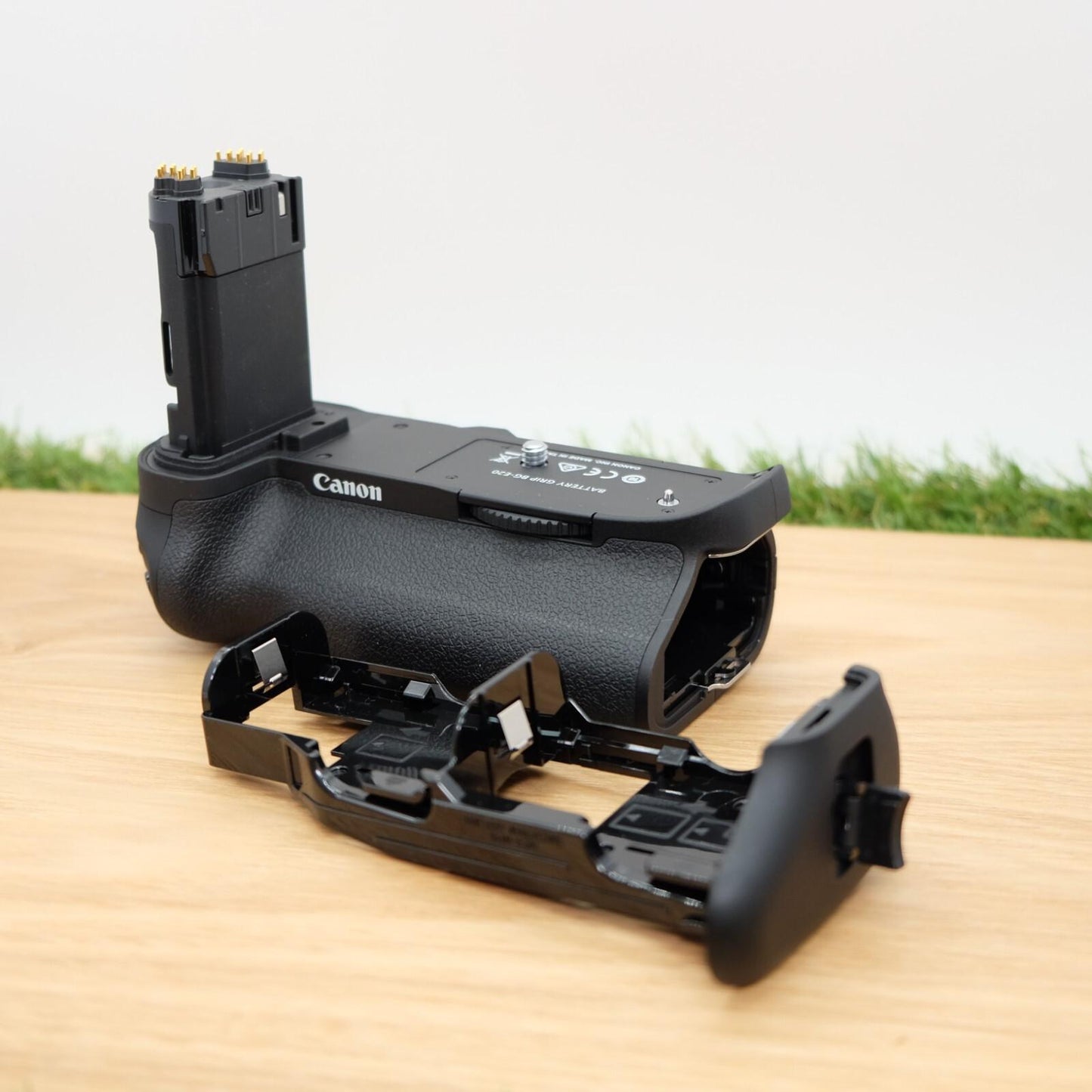 Canon BG-E20 Battery Grip For EOS 5D MarkIV Camera W/ Box Japan [Mint]  #1022F