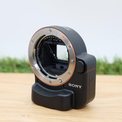 Sony LA-EA2 A-mount to E-mount FE Lens Adapter Black W/ Cap Japan [Mint] #1229B