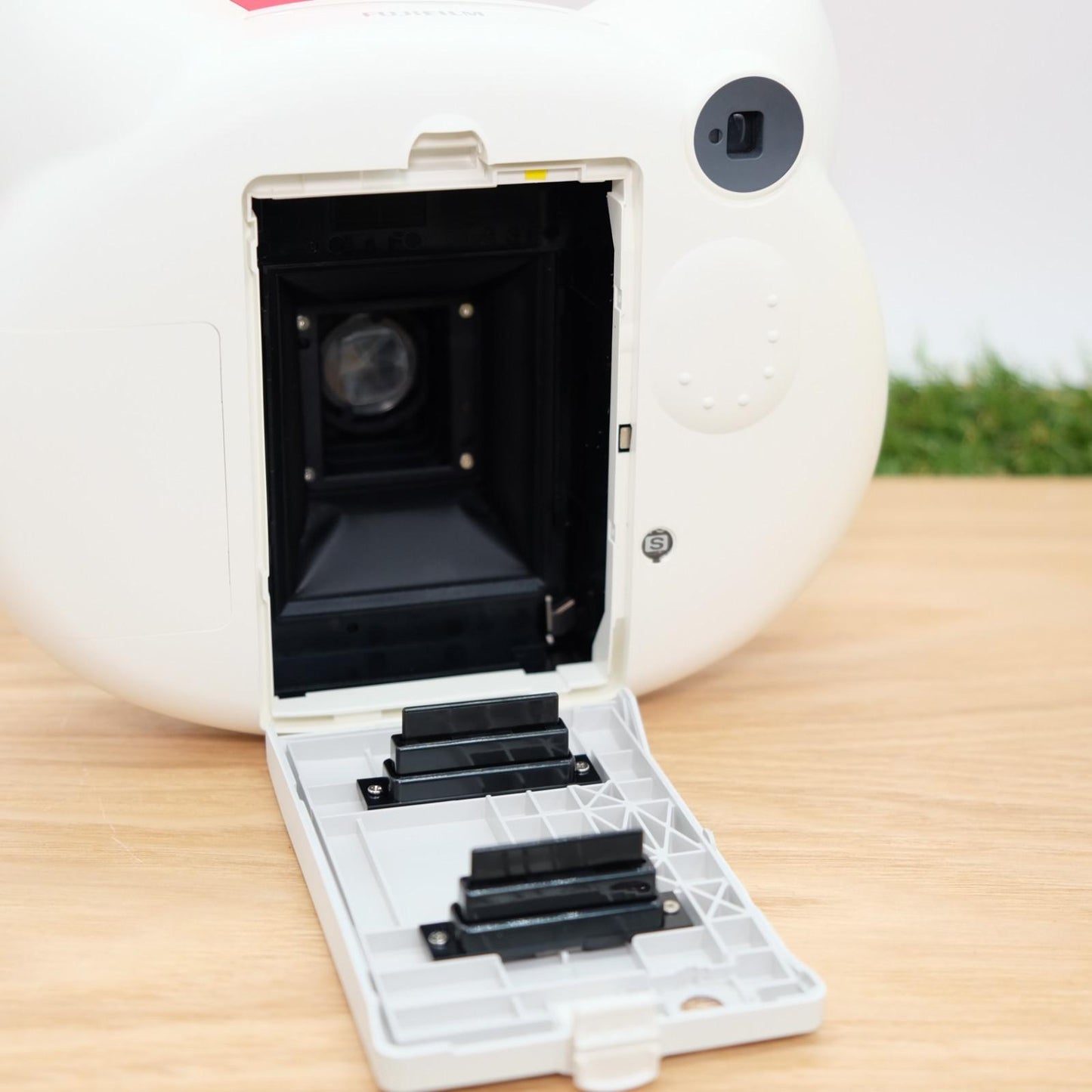 FUJIFILM Instant Camera Cheki Hello Kitty INS MINI Red Japan [Near Mint] #1319