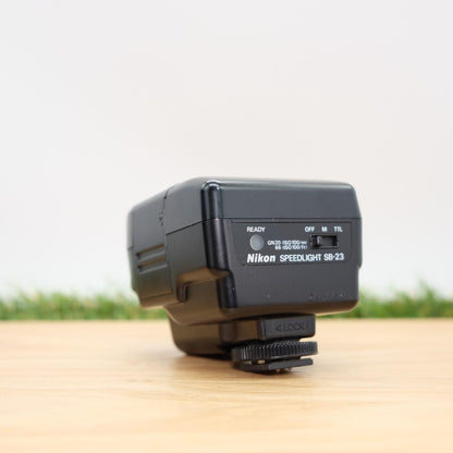 Nikon Speedlight SB-23 Shoe Mount Flash for Nikon W/ Case Japan [N Mint] #1003A