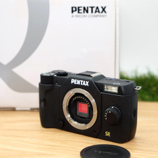 Pentax Q7 12.4MP Mirroless Digital Camera Black Body W/ Box Japan [Mint] #1218A