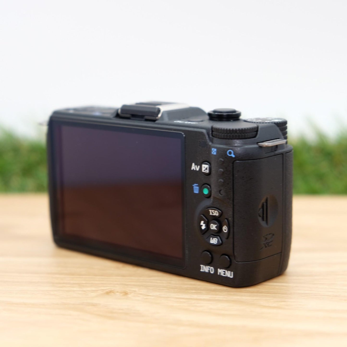 Pentax Q7 12.4MP Mirroless Digital Camera Black Body W/ Box Japan [Mint] #1218A