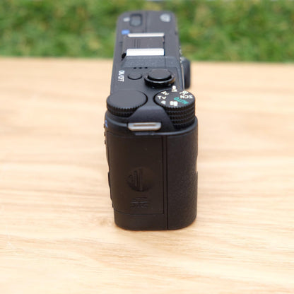 Pentax Q7 12.4MP Mirroless Digital Camera Black Body W/ Box Japan [Mint] #1218A