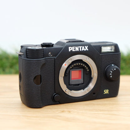 Pentax Q7 12.4MP Mirroless Digital Camera Black Body W/ Box Japan [Mint] #1218A