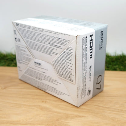 Pentax Q7 12.4MP Mirroless Digital Camera Black Body W/ Box Japan [Mint] #1218A