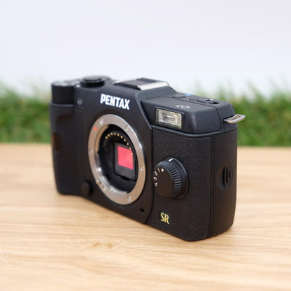 Pentax Q7 12.4MP Mirroless Digital Camera Black Body W/ Box Japan [Mint] #1218A