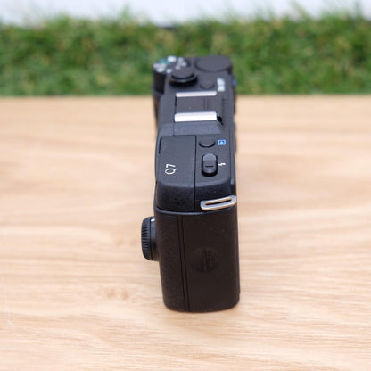 Pentax Q7 12.4MP Mirroless Digital Camera Black Body W/ Box Japan [Mint] #1218A