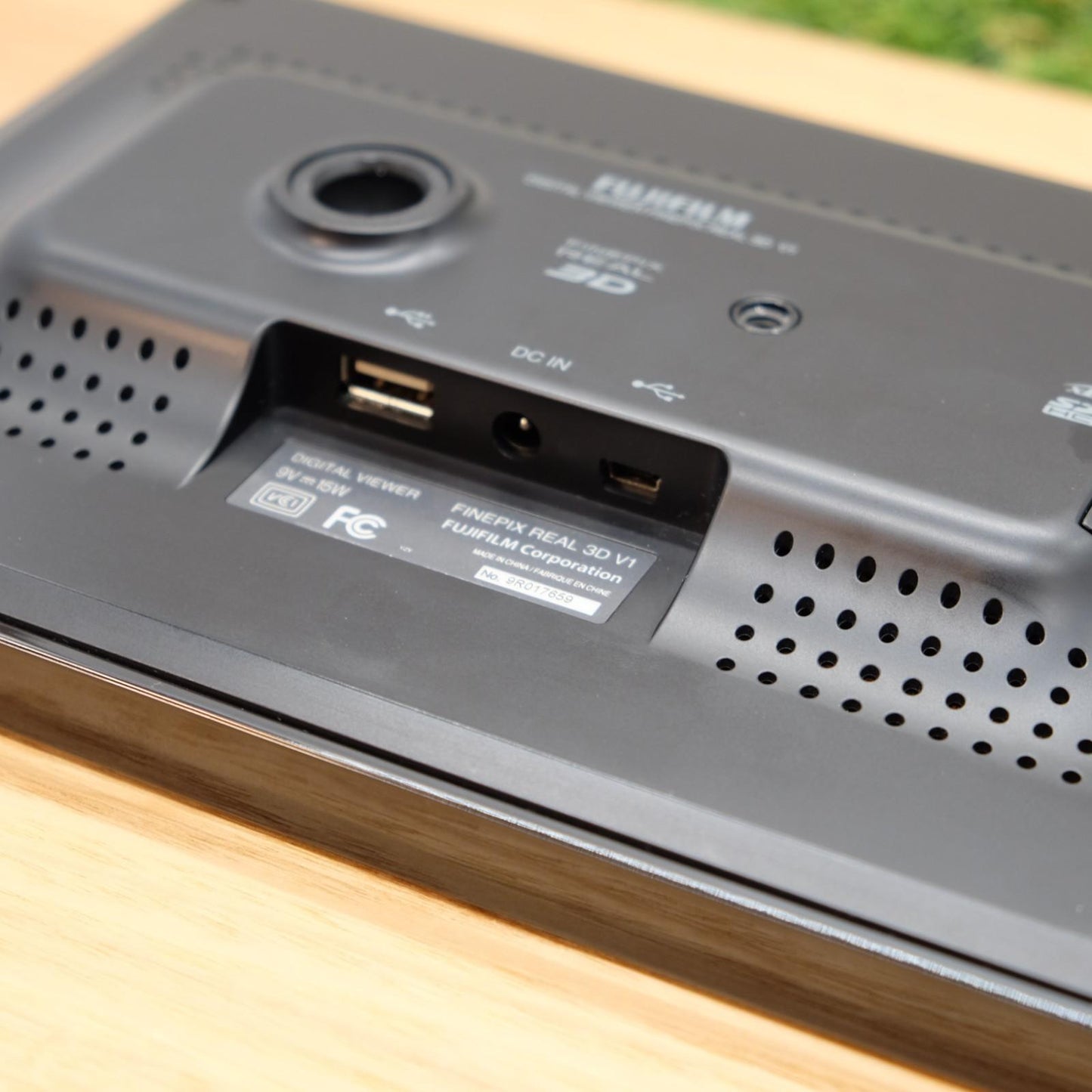 Fujifilm FinePix Real 3D V1 10MP Monitor Camera Black W/ Box Japan [Mint] #1246A