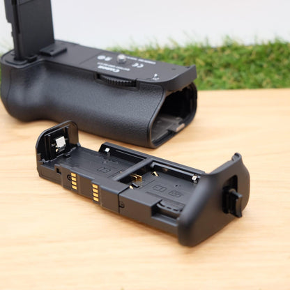Canon BG-E11 Battery Grip For EOS 5DMarkIII Japan W/ Box Japan [Mint] #1096C