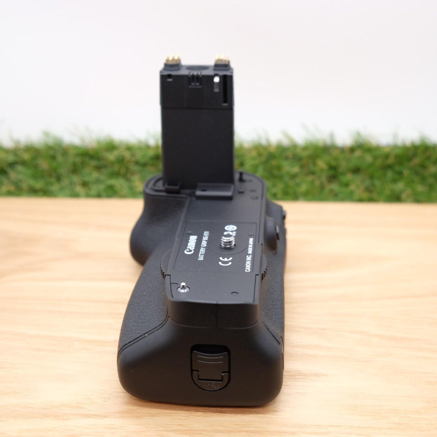 Canon BG-E11 Battery Grip For EOS 5DMarkIII Japan W/ Box Japan [Mint] #1096C