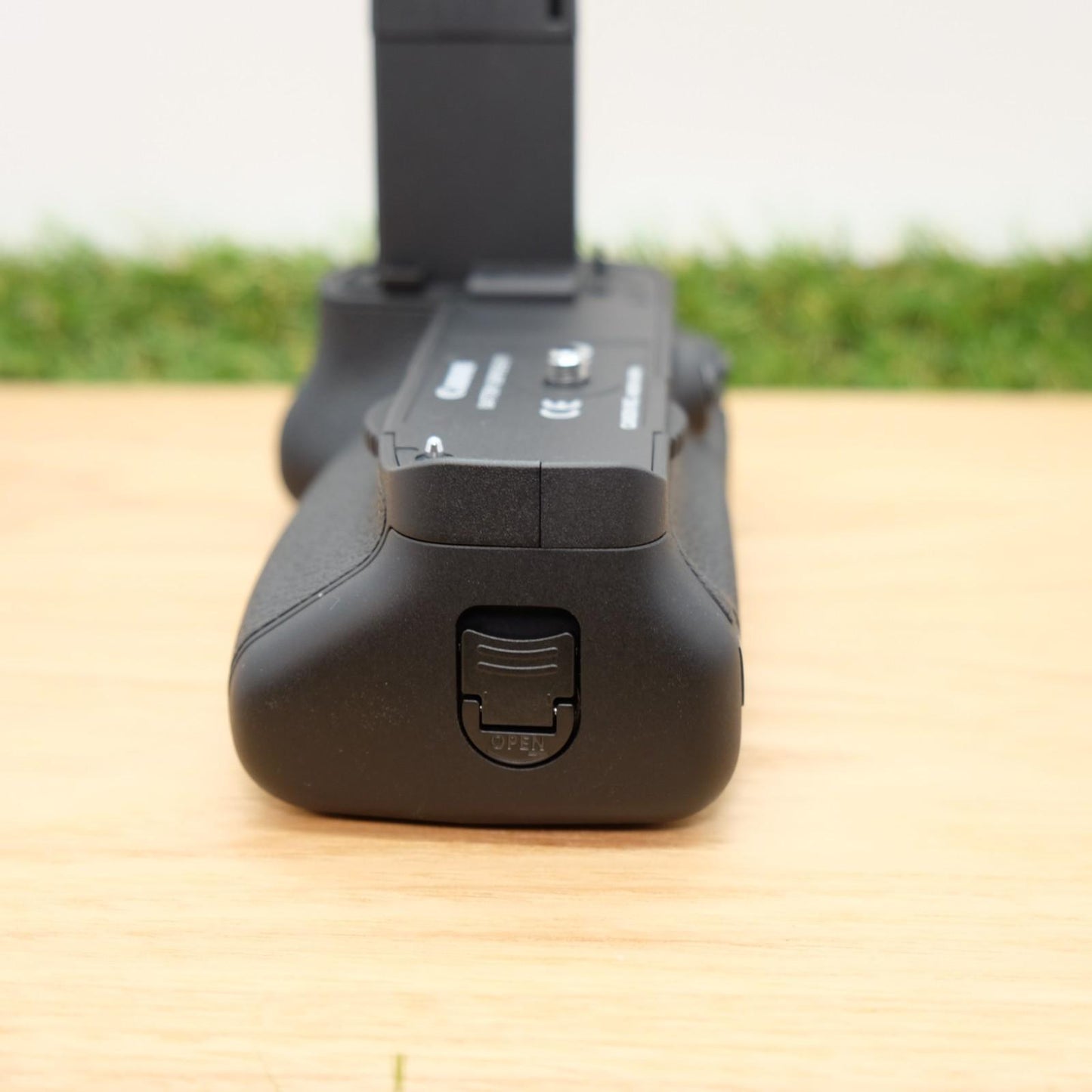 Canon BG-E11 Battery Grip For EOS 5DMarkIII Japan W/ Box Japan [Mint] #1096C