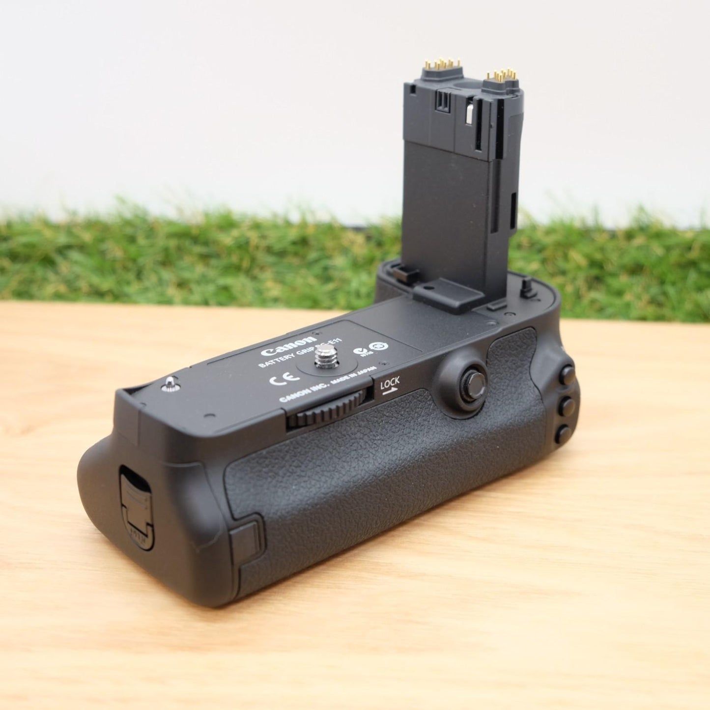Canon BG-E11 Battery Grip For EOS 5DMarkIII Japan W/ Box Japan [Mint] #1096C