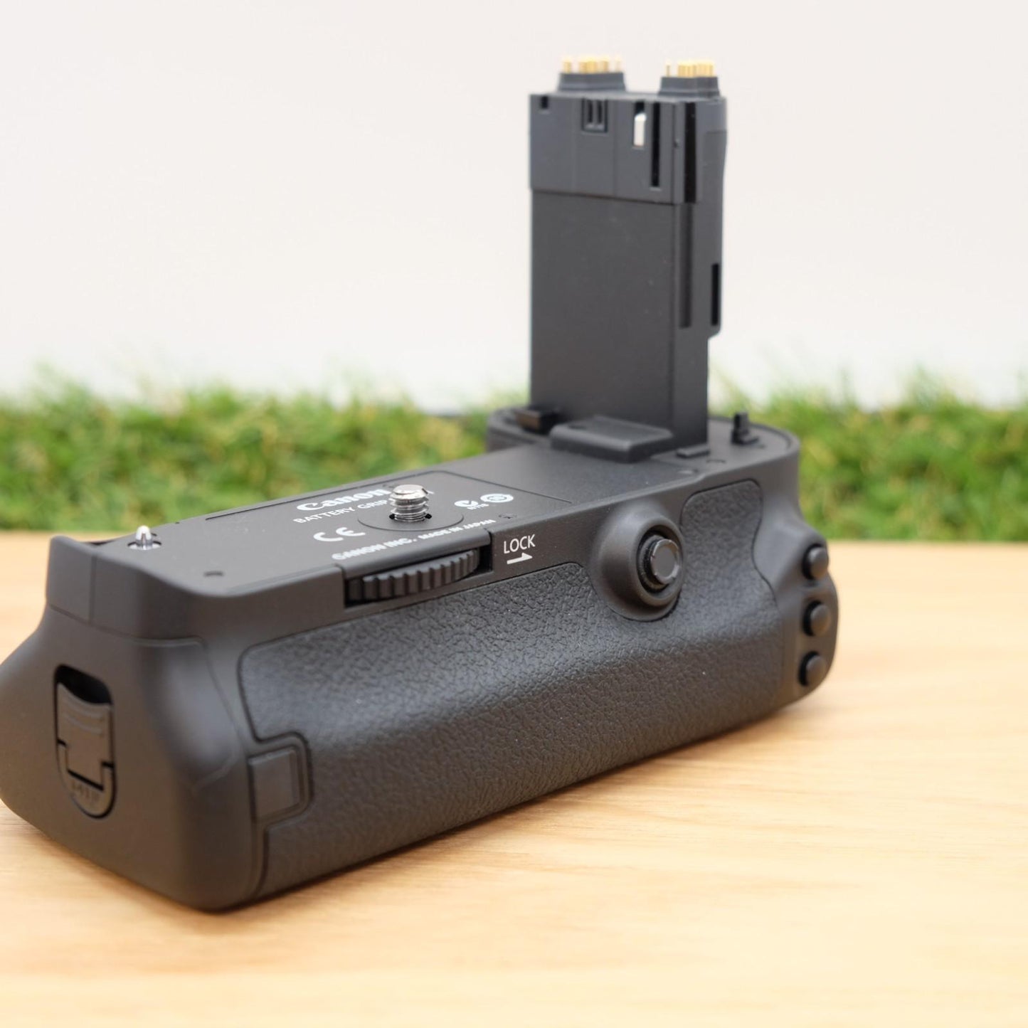 Canon BG-E11 Battery Grip For EOS 5DMarkIII Japan W/ Box Japan [Mint] #1096C