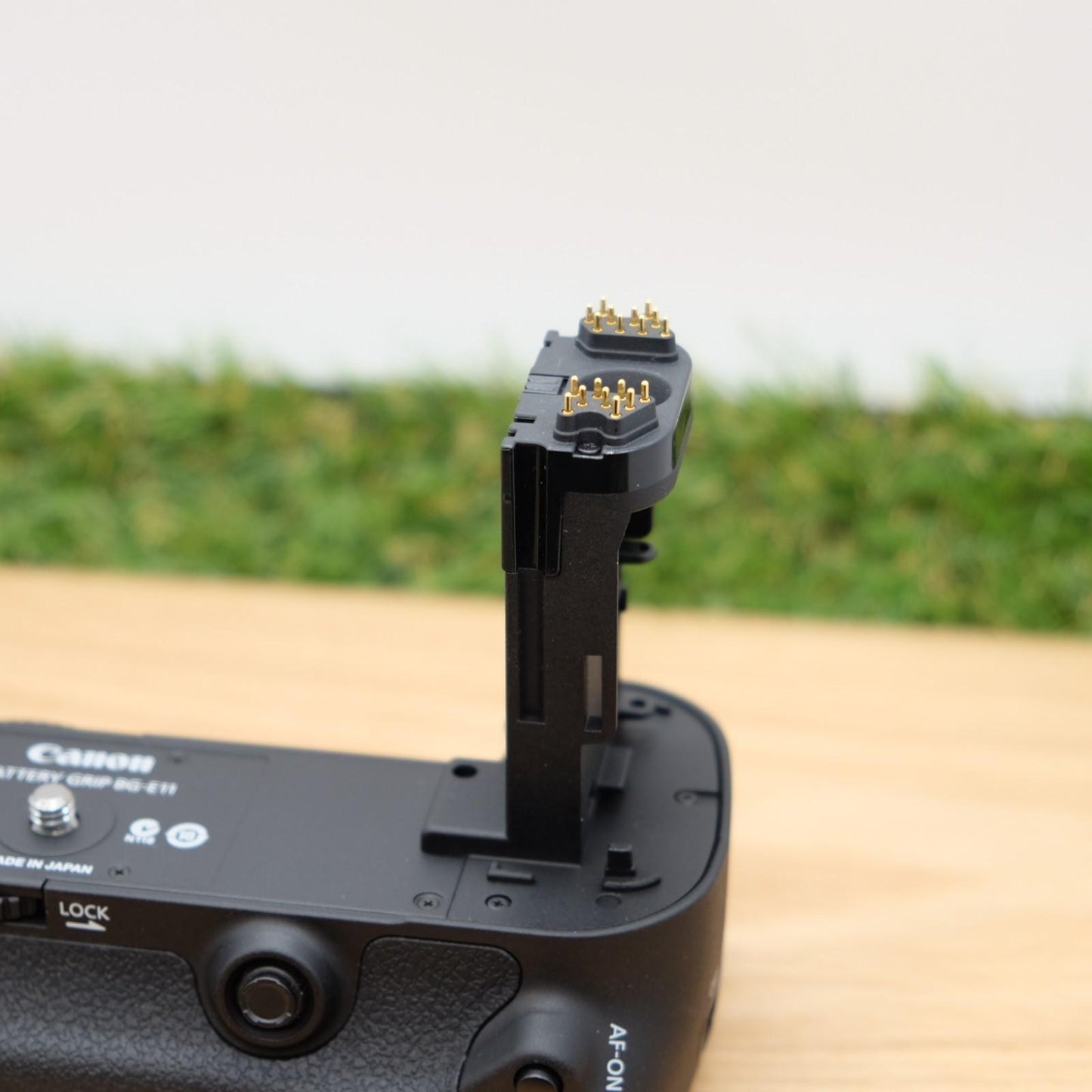 Canon BG-E11 Battery Grip For EOS 5DMarkIII Japan W/ Box Japan [Mint] #1096C