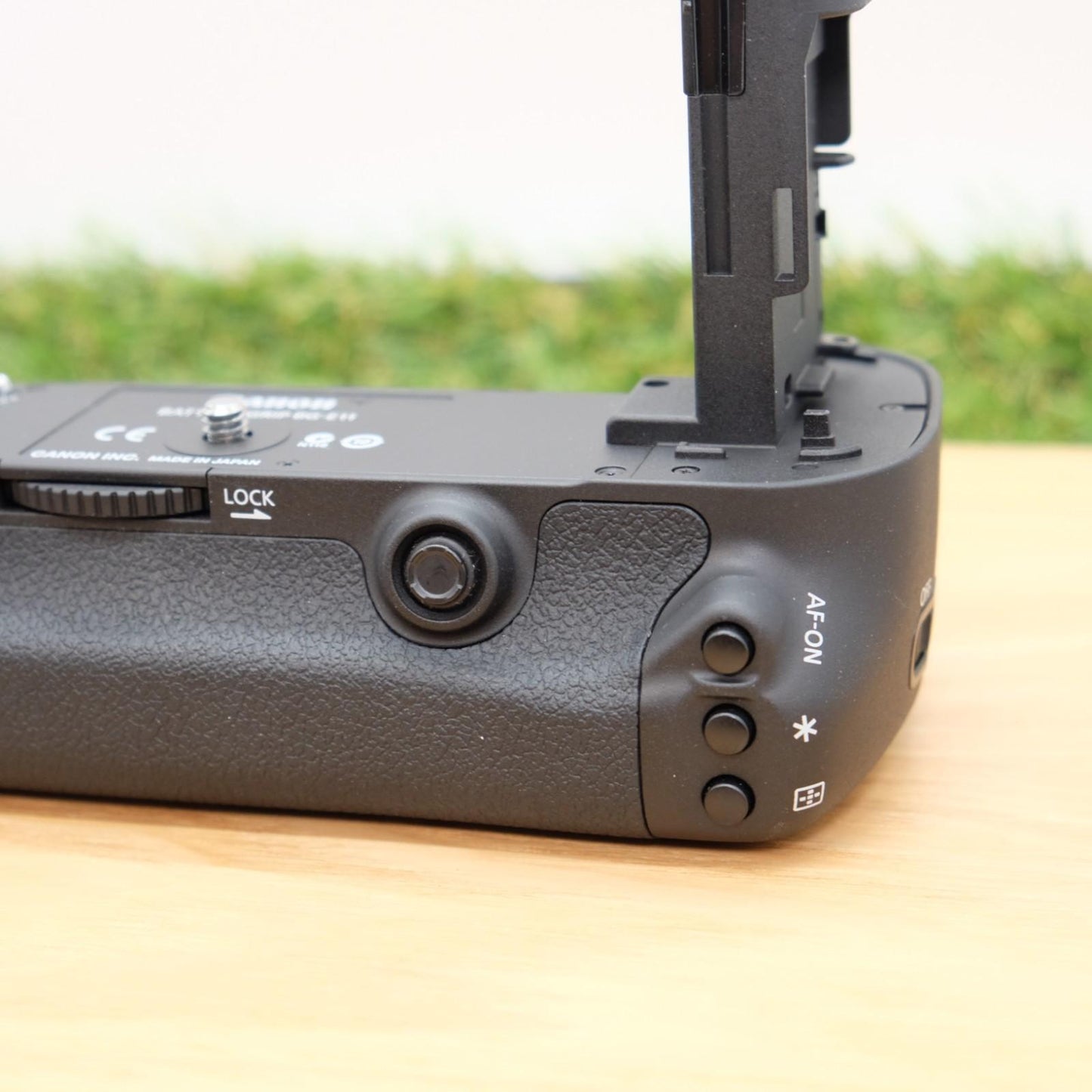 Canon BG-E11 Battery Grip For EOS 5DMarkIII Japan W/ Box Japan [Mint] #1096C